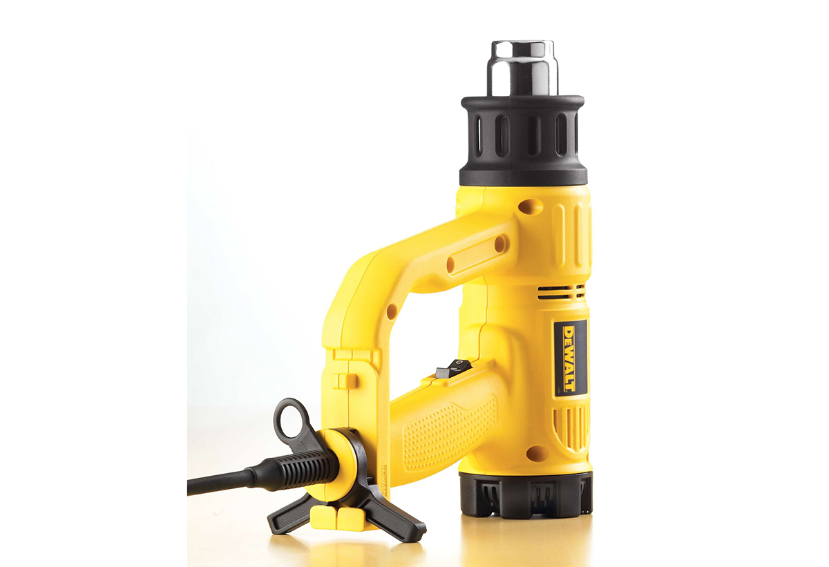 Απειικονίζεται το πιστόλι στηιγμένο στη βάση του.